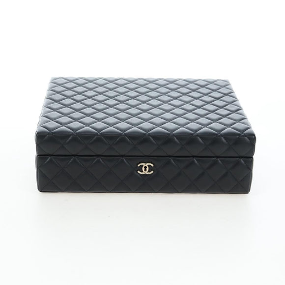 CHANEL Mini Matelasse 12 Success Story Chain Bag Leather Black CC Auth 197581SV