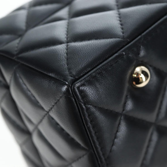 CHANEL Mini Matelasse 12 Success Story Chain Bag Leather Black CC Auth 197581SV