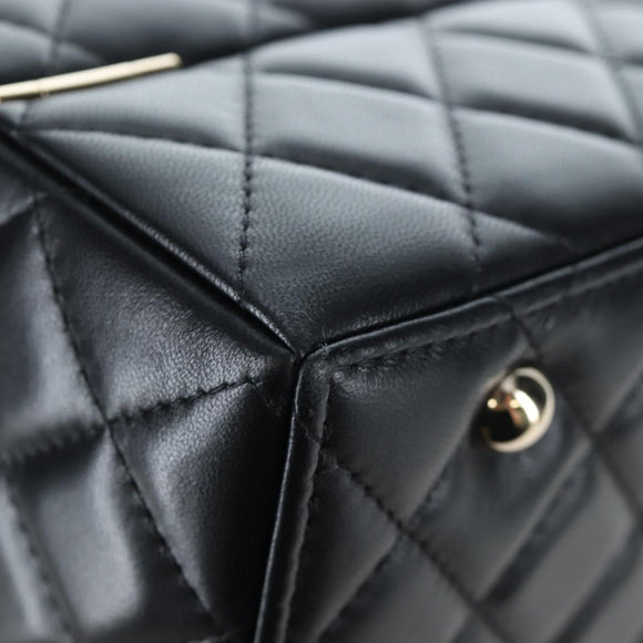 CHANEL Mini Matelasse 12 Success Story Chain Bag Leather Black CC Auth 197581SV