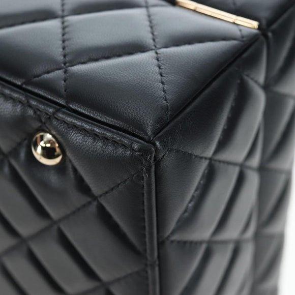 CHANEL Mini Matelasse 12 Success Story Chain Bag Leather Black CC Auth 197581SV