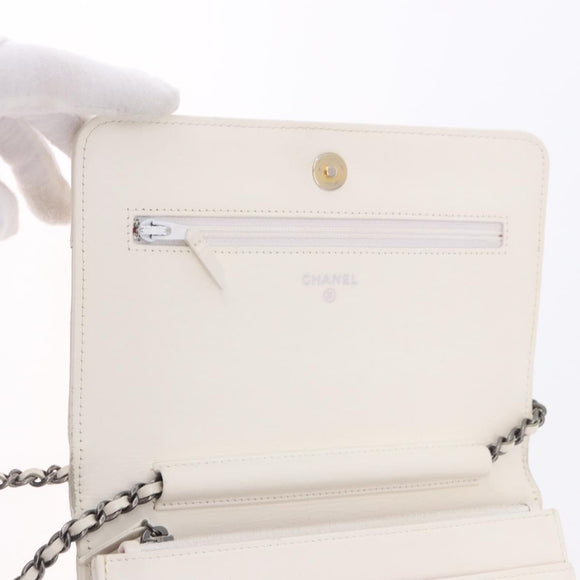 CHANEL Matelasse Chain Chain Shoulder Wallet Lamb Skin White CC Auth 197718V