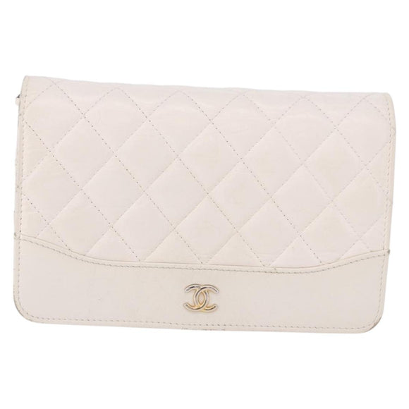 CHANEL Matelasse Chain Chain Shoulder Wallet Lamb Skin White CC Auth 197718V