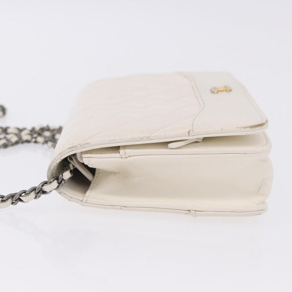 CHANEL Matelasse Chain Chain Shoulder Wallet Lamb Skin White CC Auth 197718V