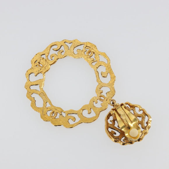 CHANEL Pierce Metal Gold Tone CC Auth 198818V