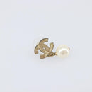 CHANEL Pierce metal Gold Tone CC Auth 198821-10