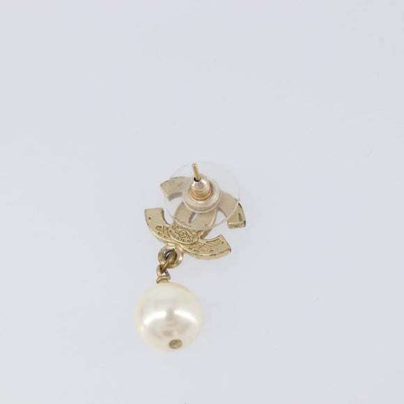 CHANEL Pierce metal Gold Tone CC Auth 198821