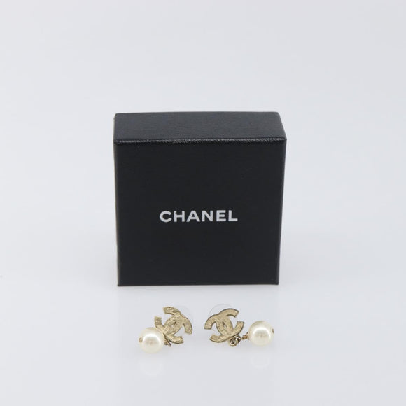 CHANEL Pierce metal Gold Tone CC Auth 198821
