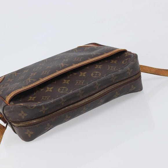 LOUIS VUITTON Monogram Trocadero 30 Shoulder Bag M51272 LV Auth 198933