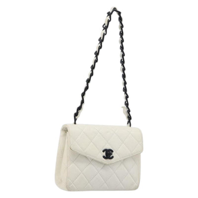CHANEL Matelasse Chain Shoulder Bag Lamb Skin White Black CC Auth 199038