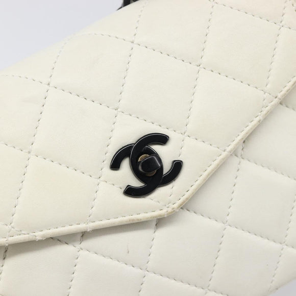 CHANEL Matelasse Chain Shoulder Bag Lamb Skin White Black CC Auth 199038