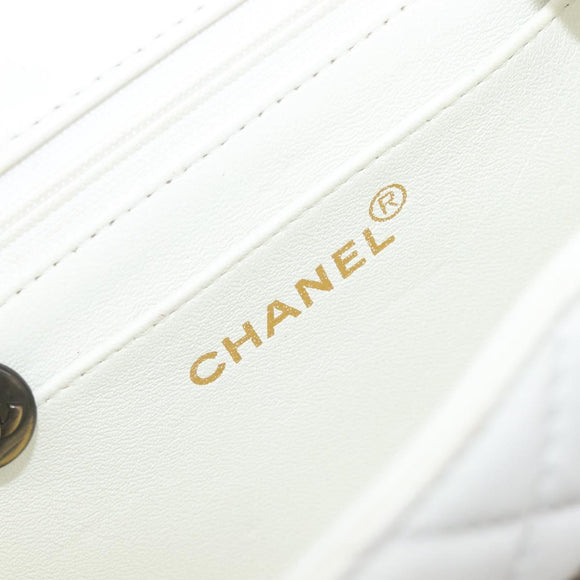 CHANEL Matelasse Chain Shoulder Bag Lamb Skin White Black CC Auth 199038