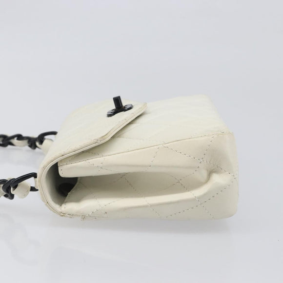 CHANEL Matelasse Chain Shoulder Bag Lamb Skin White Black CC Auth 199038