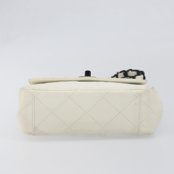 CHANEL Matelasse Chain Shoulder Bag Lamb Skin White Black CC Auth 199038