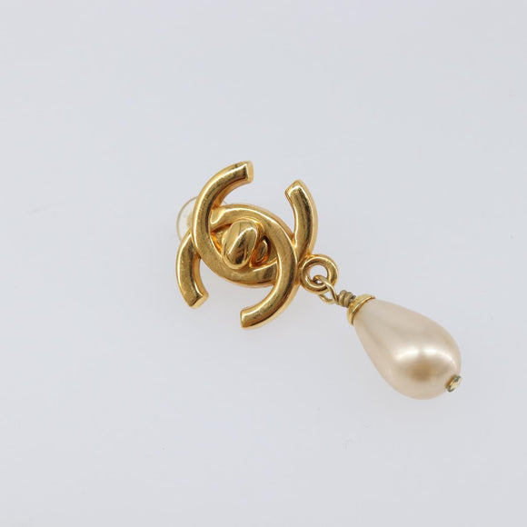 CHANEL Turn Lock Earring metal Gold CC Auth 199733V