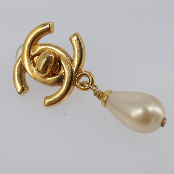 CHANEL Turn Lock Earring metal Gold CC Auth 199733V