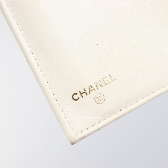 CHANEL Matelasse Long Wallet Caviar Skin White Gold CC Auth 200700