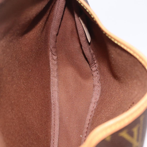 LOUIS VUITTON Monogram Saumur 30 Shoulder Bag M42256 LV Auth 200894V