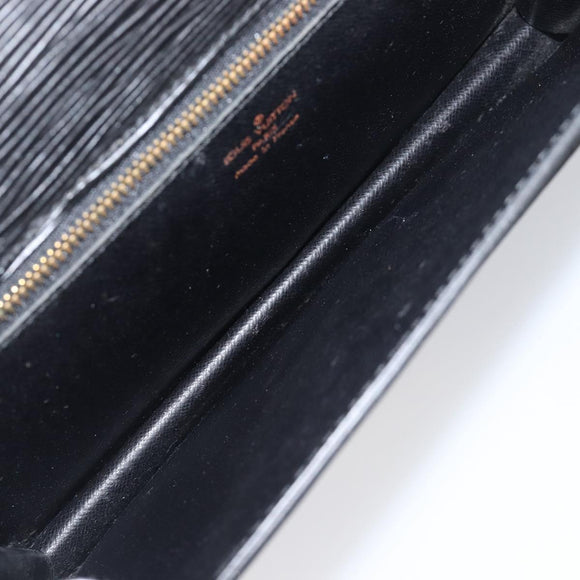 LOUIS VUITTON Epi Serie Dragonne Clutch Bag Black Noir M52612 LV Auth 200921