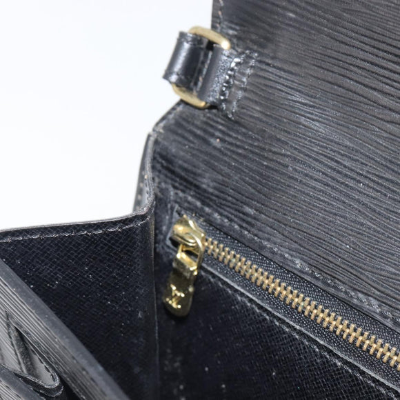 LOUIS VUITTON Epi Serie Dragonne Clutch Bag Black Noir M52612 LV Auth 200921