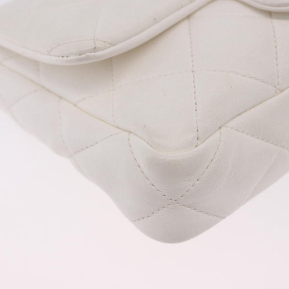 CHANEL Matelasse Chain Shoulder Bag Leather White Gold Tone CC Auth 202072SAM