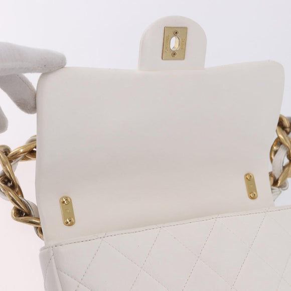 CHANEL Matelasse Chain Shoulder Bag Leather White Gold Tone CC Auth 202072SAM