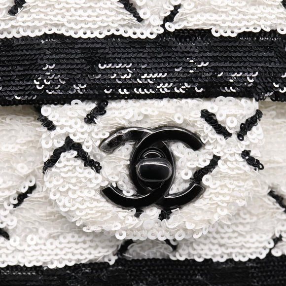CHANEL Chain Matelasse 25 Shoulder Bag Sequin White CC Auth 202896SM