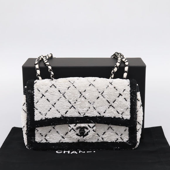 CHANEL Chain Matelasse 25 Shoulder Bag Sequin White CC Auth 202896SM