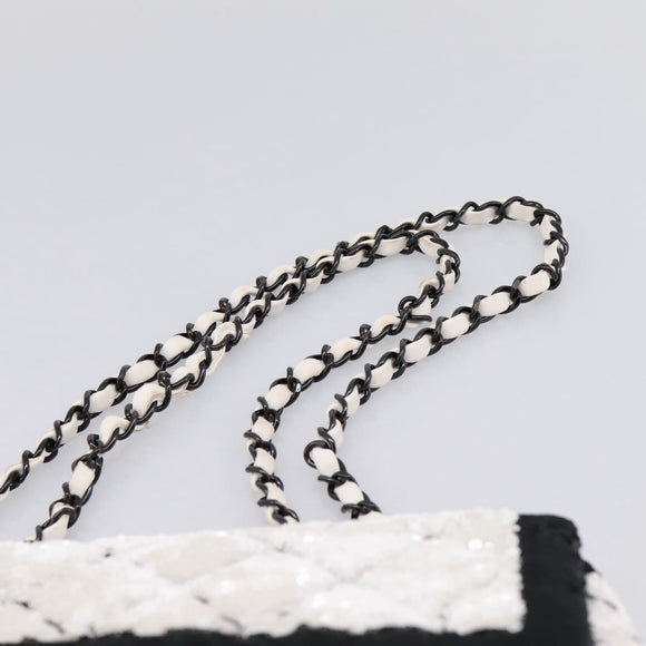 CHANEL Chain Matelasse 25 Shoulder Bag Sequin White CC Auth 202896SM