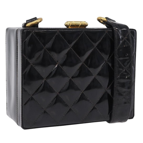 CHANEL Matelasse Shoulder Bag Patent Leather Black Gold CC Auth 203247