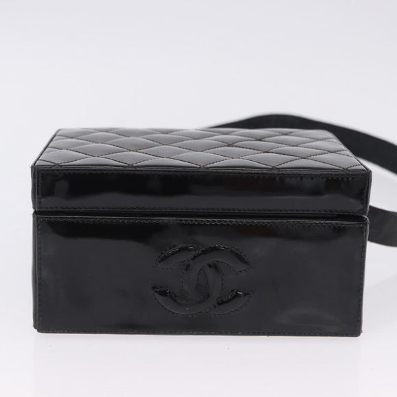 CHANEL Matelasse Shoulder Bag Patent Leather Black Gold CC Auth 203247