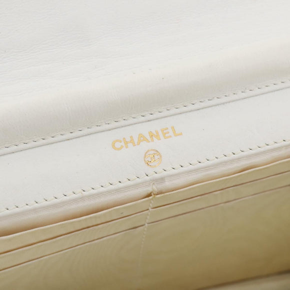CHANEL Chain Shoulder Bag Caviar Skin White Gold CC Auth 204805