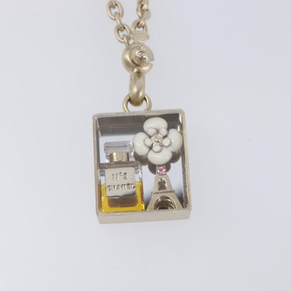 CHANEL Camellia No. 5 Eiffel Tower Key Holder metal Gold CC Auth 205472M