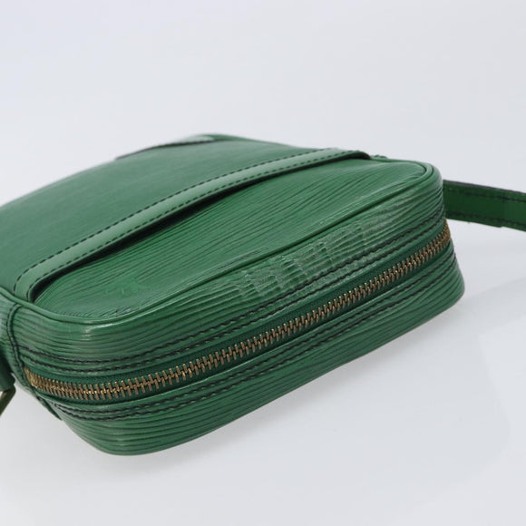 LOUIS VUITTON Epi Danube Shoulder Bag Green M45634 LV Auth 205909A