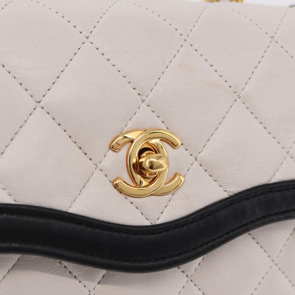 CHANEL Matelasse Chain Shoulder Bag Lamb Skin Gold White CC Auth 206300SAV