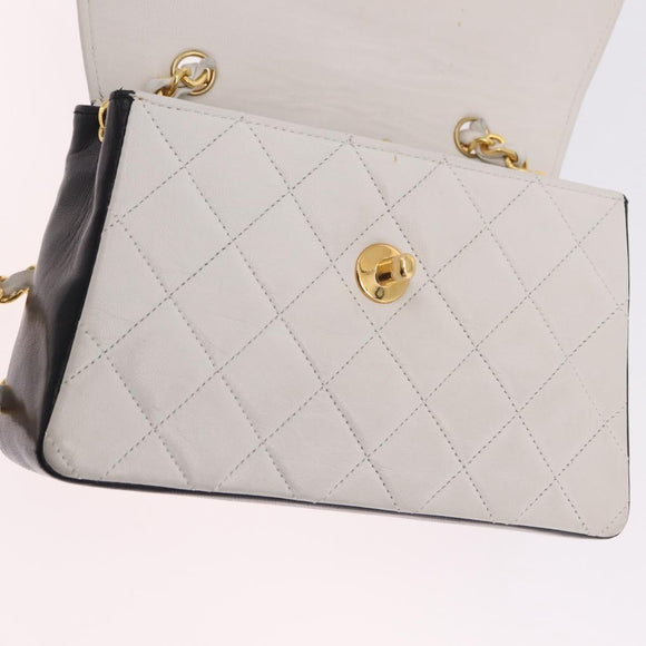 CHANEL Matelasse Chain Shoulder Bag Lamb Skin Gold White CC Auth 206300SAV
