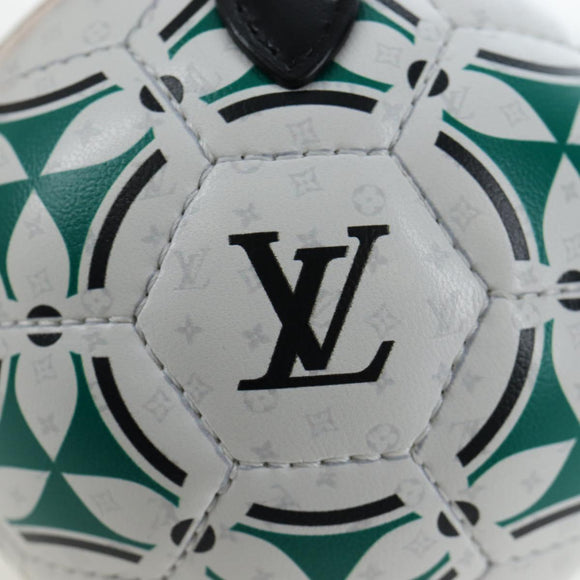 LOUIS VUITTON LV Football Pouch Leather White M02430 LV Auth 206650SM