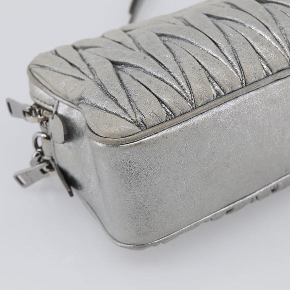 Miu Miu Matelasse Shoulder Bag Leather Silver Auth 206966A