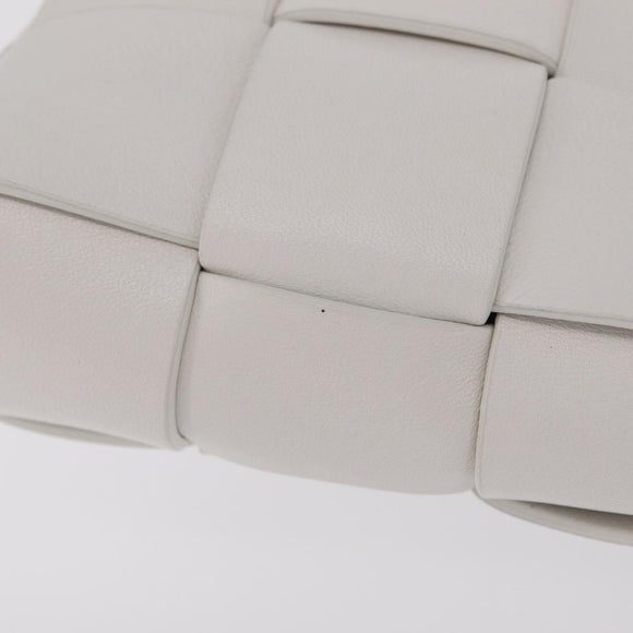 Bottega Veneta MAXI INTRECCIATO Clutch Bag Leather White Gold Auth 207327M