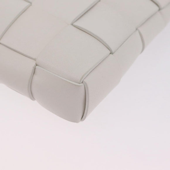 Bottega Veneta MAXI INTRECCIATO Clutch Bag Leather White Gold Auth 207638M