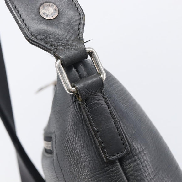 LOUIS VUITTON Utah Shawnee MM Shoulder Bag Leather Gray M94017 LV Auth 208104A