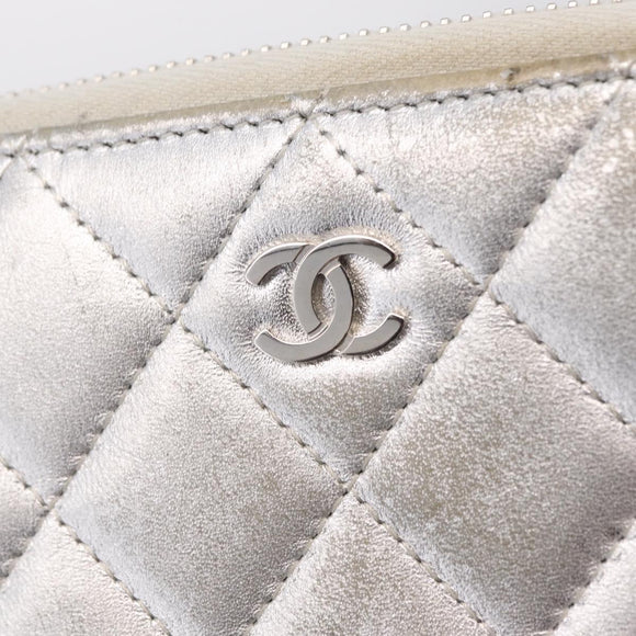 CHANEL Matelasse Long Wallet Lamb Skin Silver CC Auth 208350