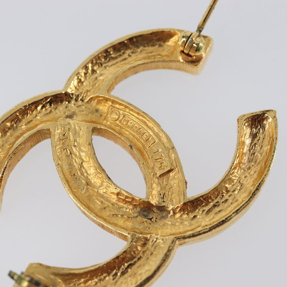 CHANEL Brooch metal Gold CC Auth 208721M