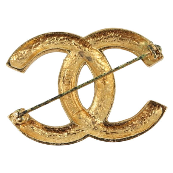 CHANEL Brooch metal Gold CC Auth 208721M