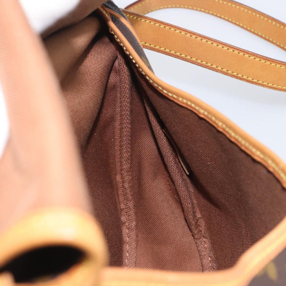 LOUIS VUITTON Monogram Saumur 30 Shoulder Bag M42256 LV Auth 208822A