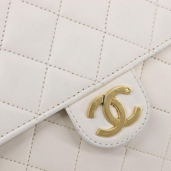 CHANEL Matelasse Shoulder Bag Lamb Skin White Gold Tone CC Auth 209122