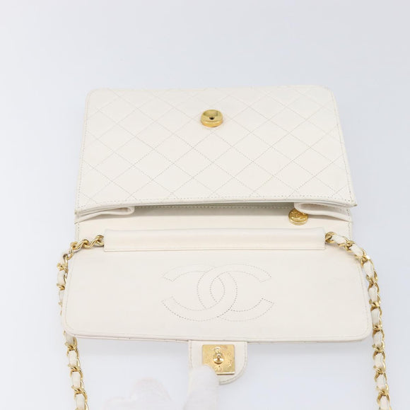 CHANEL Matelasse Shoulder Bag Lamb Skin White Gold Tone CC Auth 209122