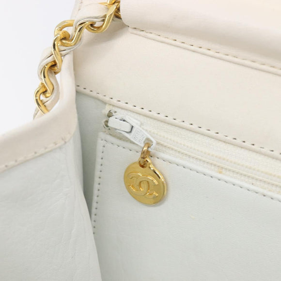 CHANEL Matelasse Shoulder Bag Lamb Skin White Gold Tone CC Auth 209122