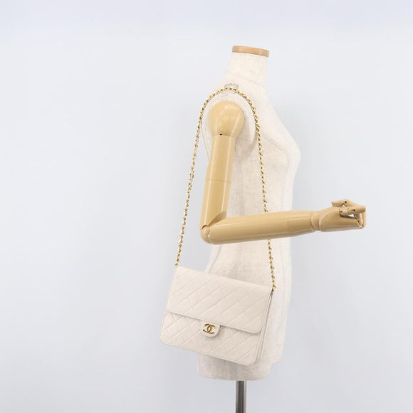 CHANEL Matelasse Shoulder Bag Lamb Skin White Gold Tone CC Auth 209122