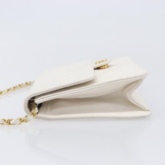 CHANEL Matelasse Shoulder Bag Lamb Skin White Gold Tone CC Auth 209122