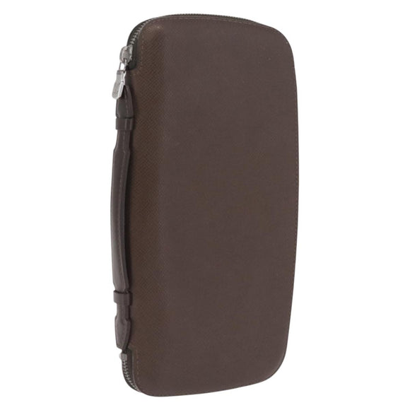 LOUIS VUITTON Taiga Organizer Atoll Travel Case Grizzly M30658 LV Auth 210856